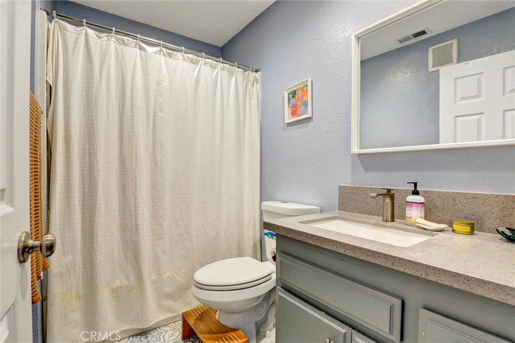 533 Walnut Avenue 7