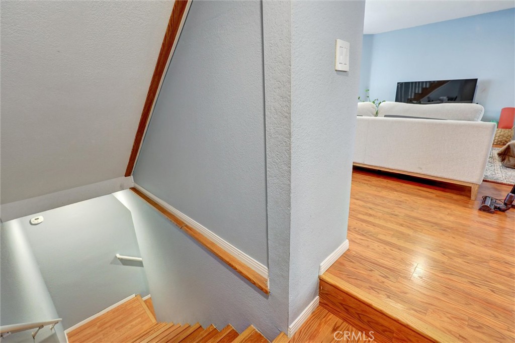 533 Walnut Avenue 7