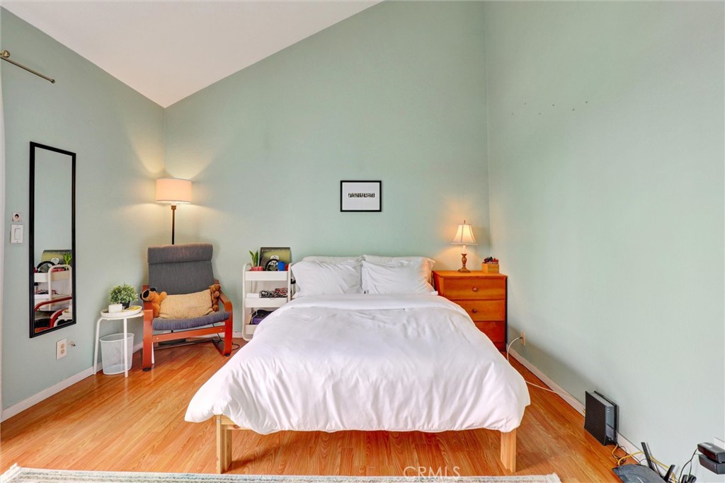 533 Walnut Avenue 7