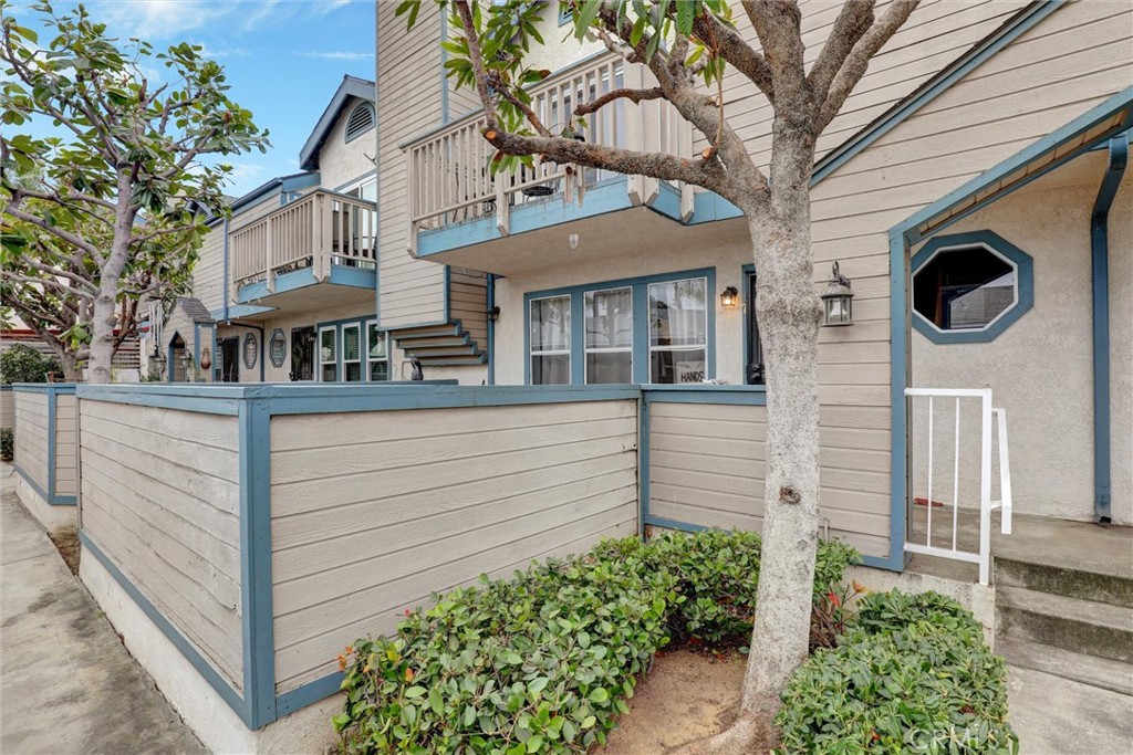 533 Walnut Avenue 7