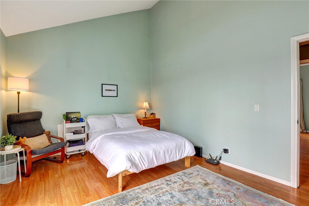 533 Walnut Avenue 7