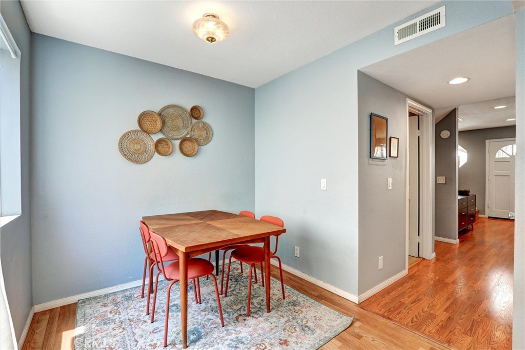 533 Walnut Avenue 7