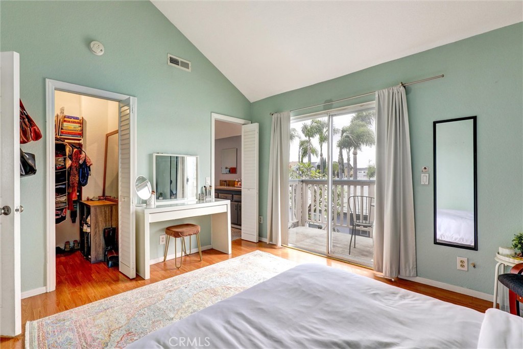 533 Walnut Avenue 7