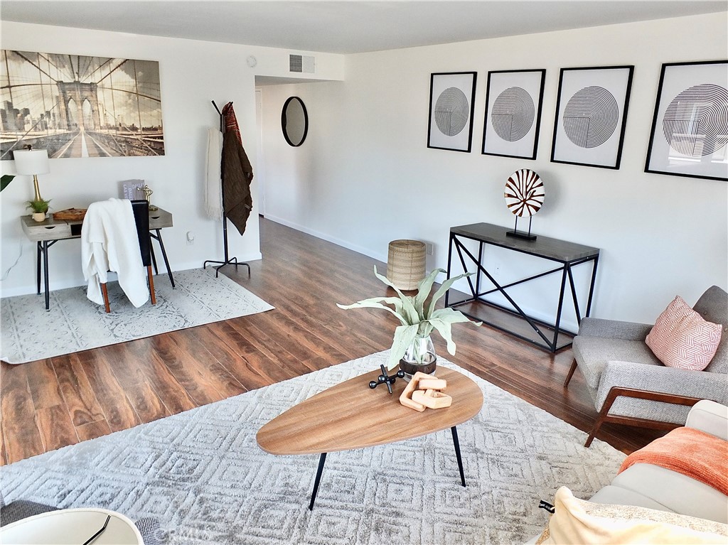 3933 N Virginia Road 308