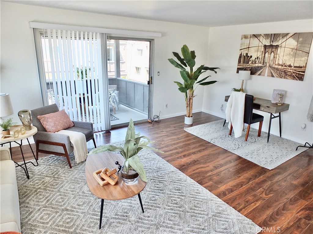 3933 N Virginia Road 308