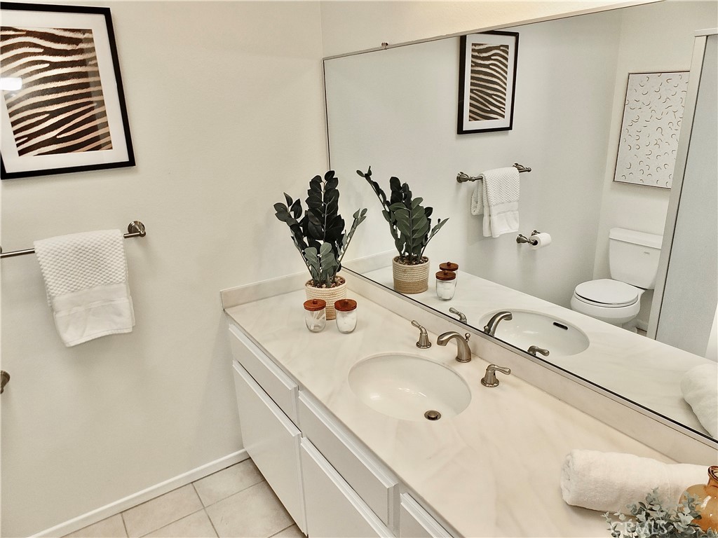 3933 N Virginia Road 308