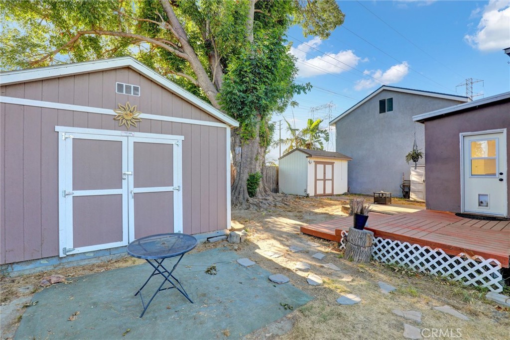 5907 Ibbetson Avenue