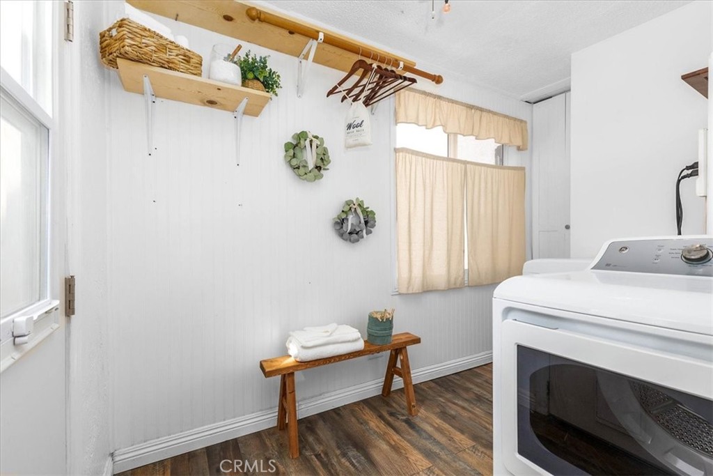 5907 Ibbetson Avenue