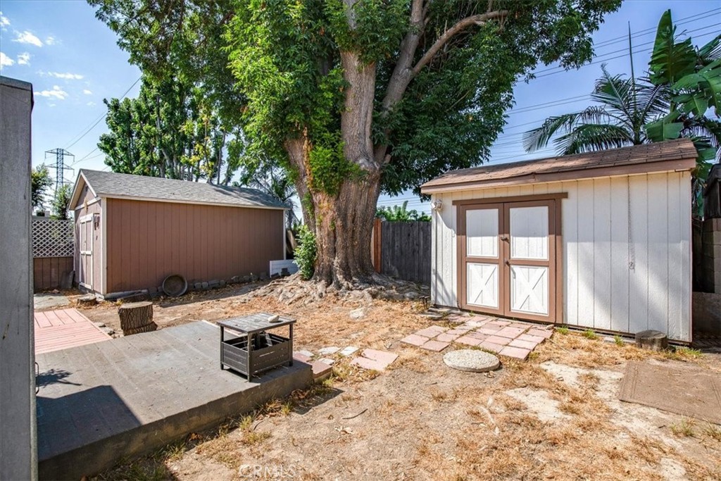 5907 Ibbetson Avenue