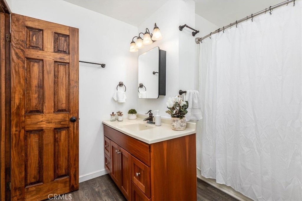 5907 Ibbetson Avenue