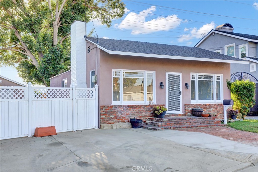 5907 Ibbetson Avenue