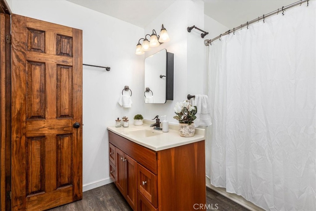 5907 Ibbetson Avenue