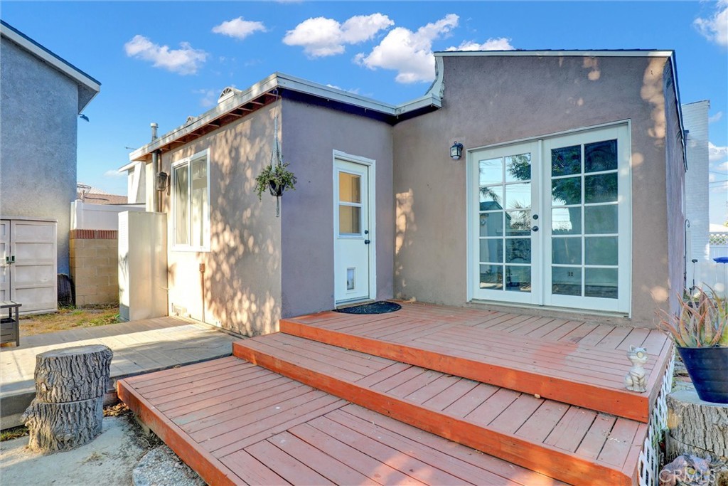 5907 Ibbetson Avenue