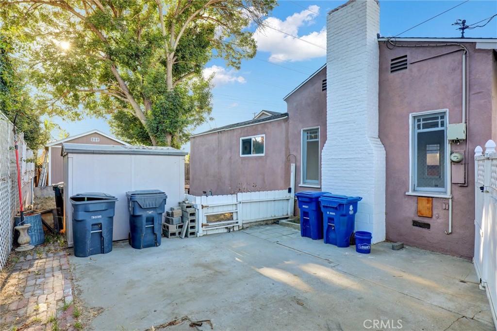 5907 Ibbetson Avenue