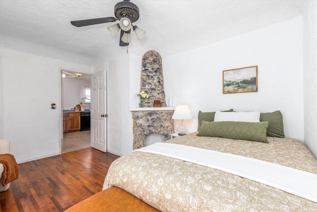 5907 Ibbetson Avenue