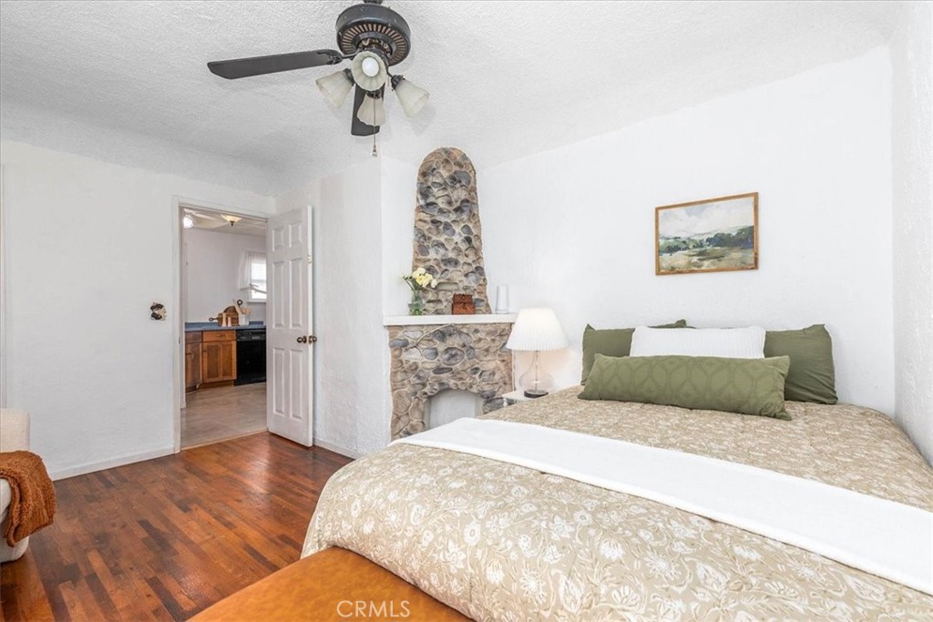 5907 Ibbetson Avenue