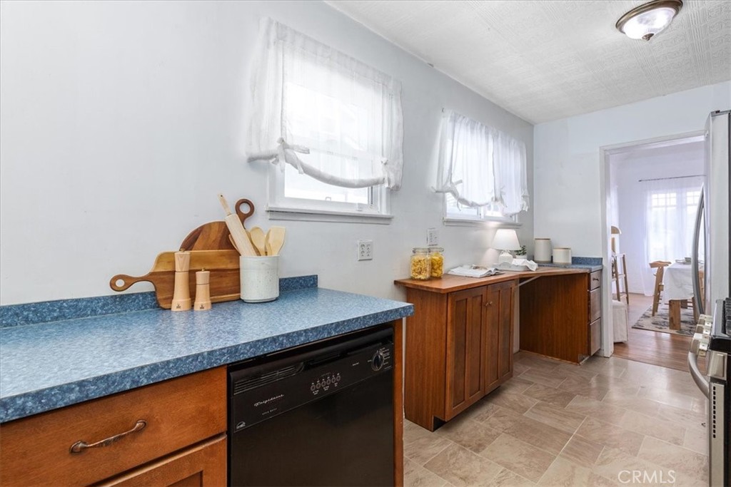 5907 Ibbetson Avenue