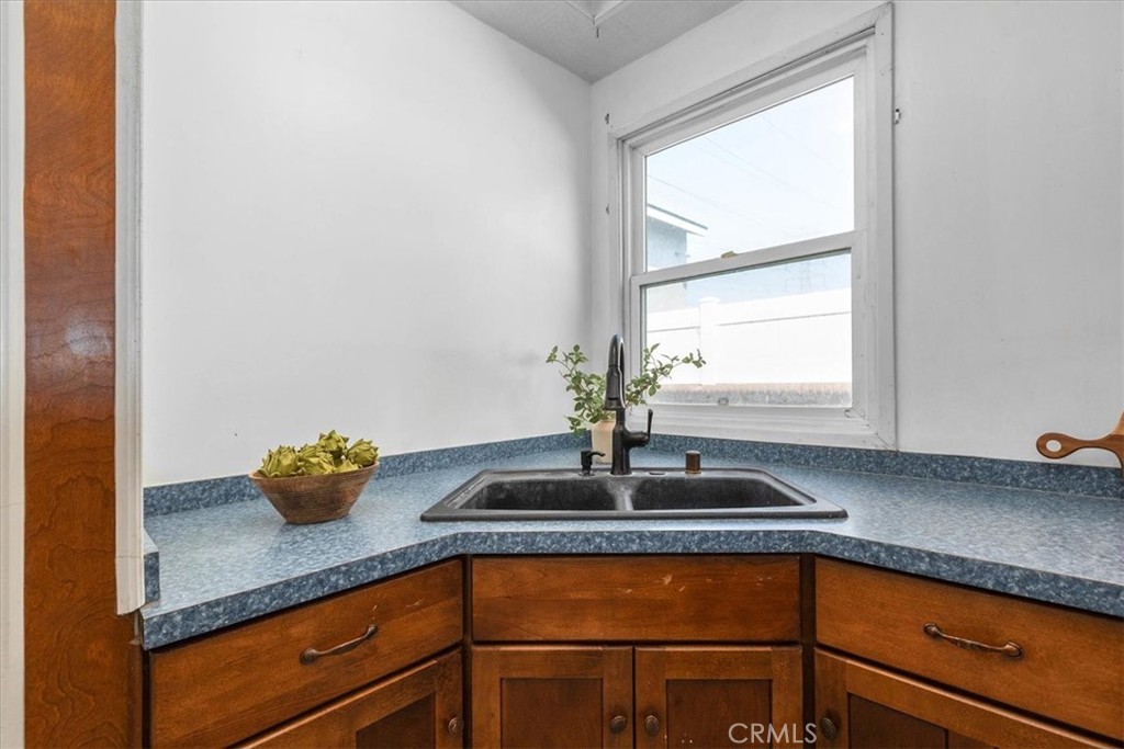 5907 Ibbetson Avenue