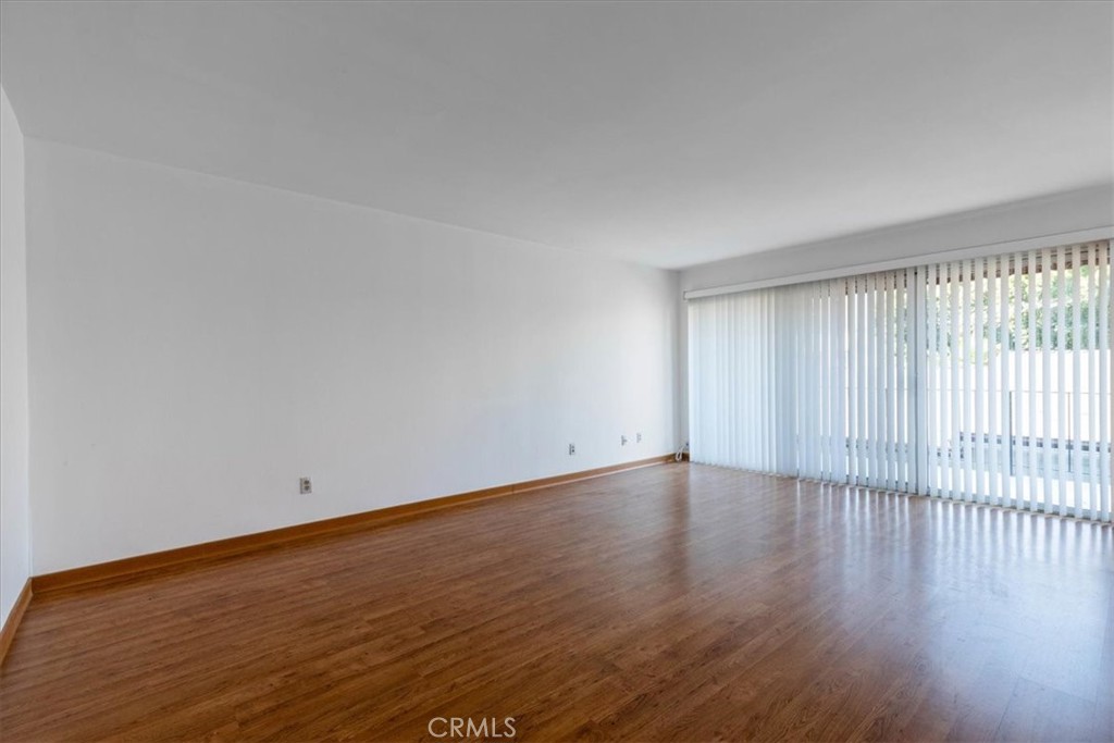 372 Carroll Park East 208