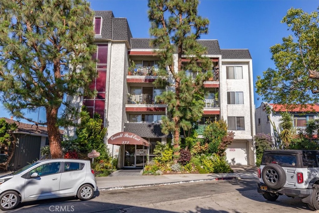 372 Carroll Park East 208