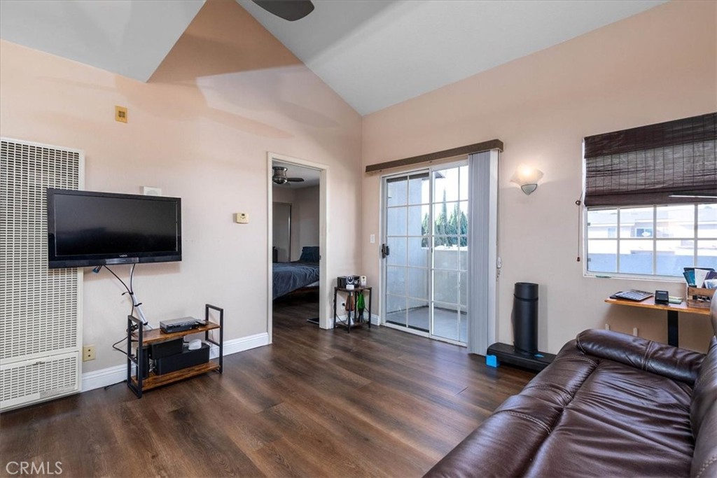 1201 1201 Belmont Avenue 303