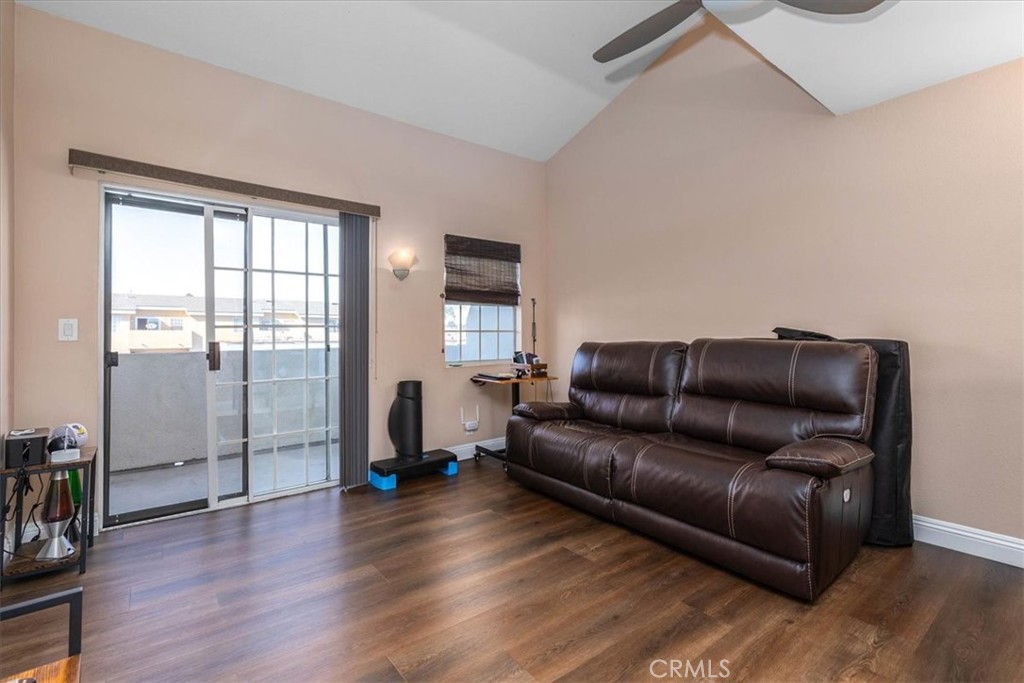 1201 1201 Belmont Avenue 303