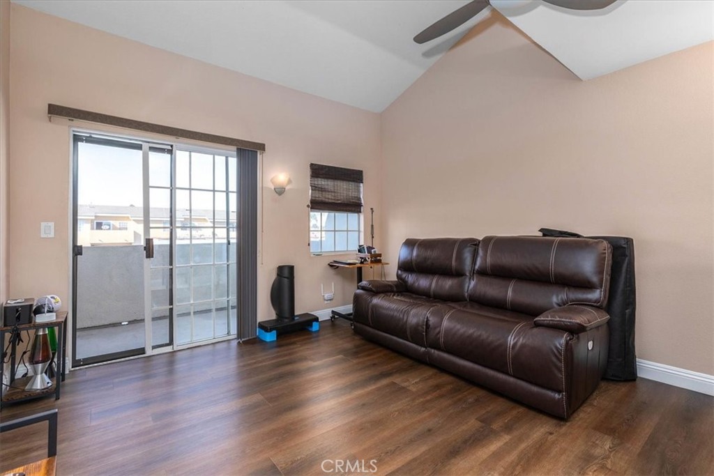 1201 1201 Belmont Avenue 303