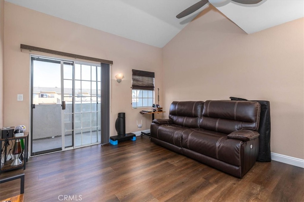 1201 1201 Belmont Avenue 303