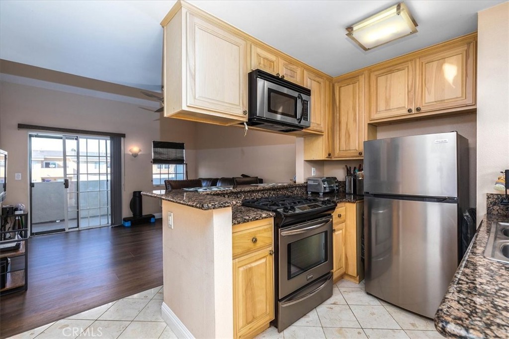 1201 1201 Belmont Avenue 303