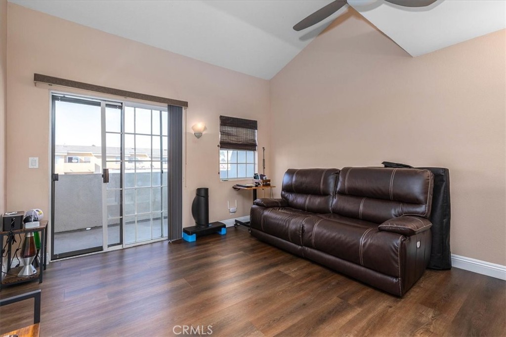 1201 1201 Belmont Avenue 303