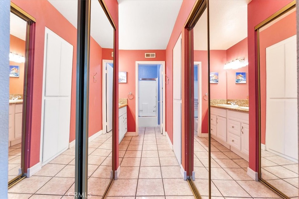 3913 N North Virginia Road 203