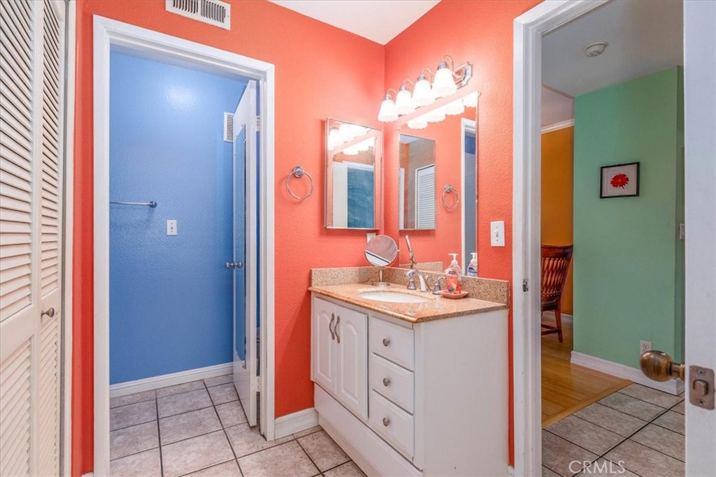 3913 N North Virginia Road 203