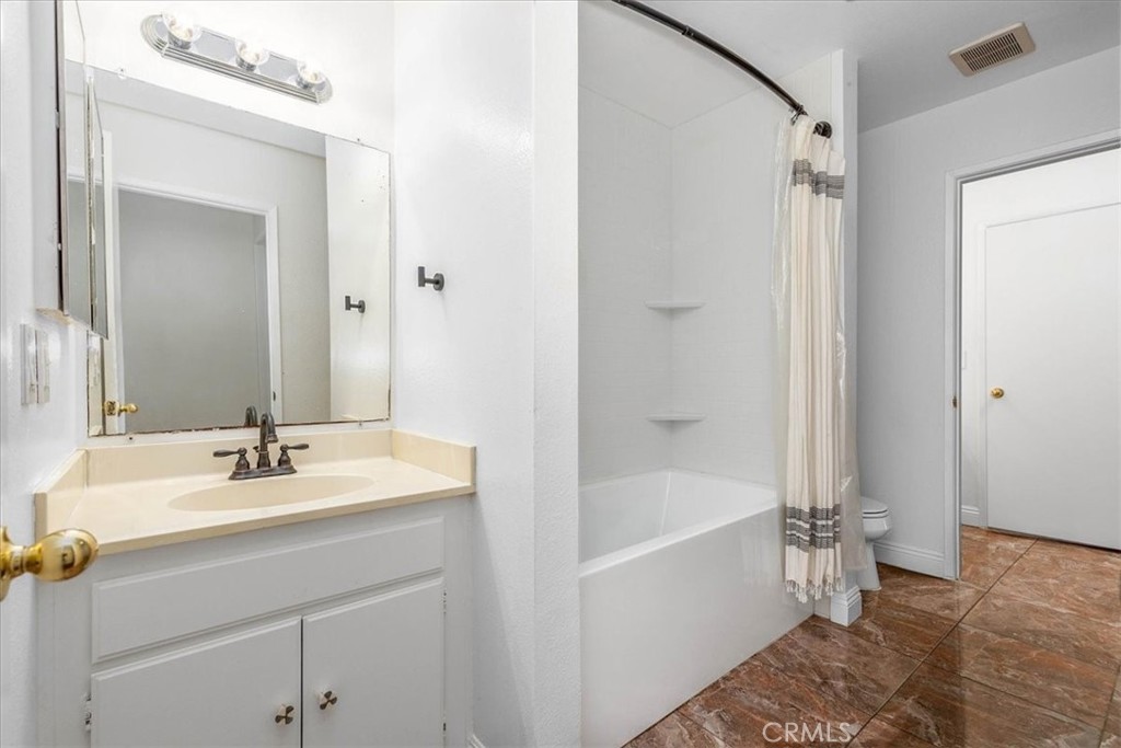 3913 North Virginia Road 108