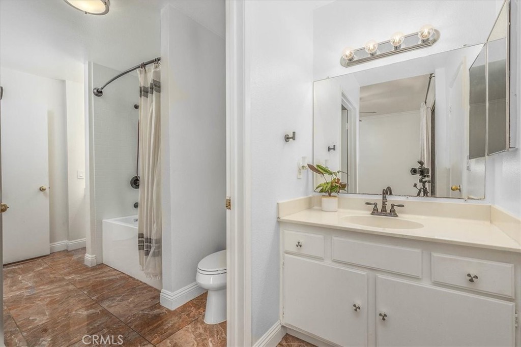 3913 North Virginia Road 108