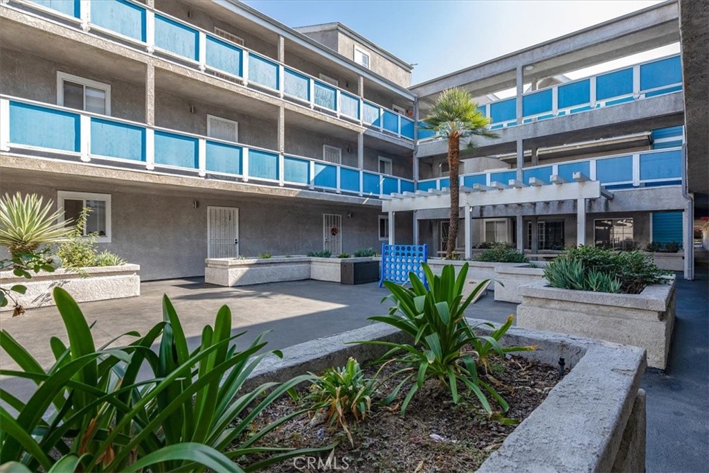 1200 Gaviota Avenue Avenue 116