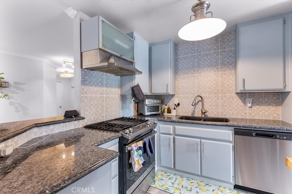 1200 Gaviota Avenue Avenue 116