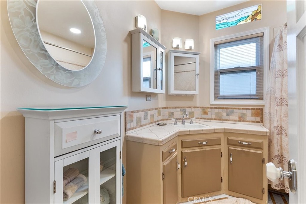 2289 Golden Avenue Avenue