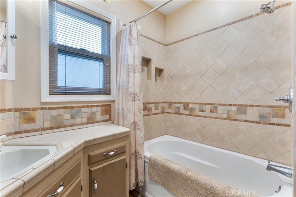 2289 Golden Avenue Avenue