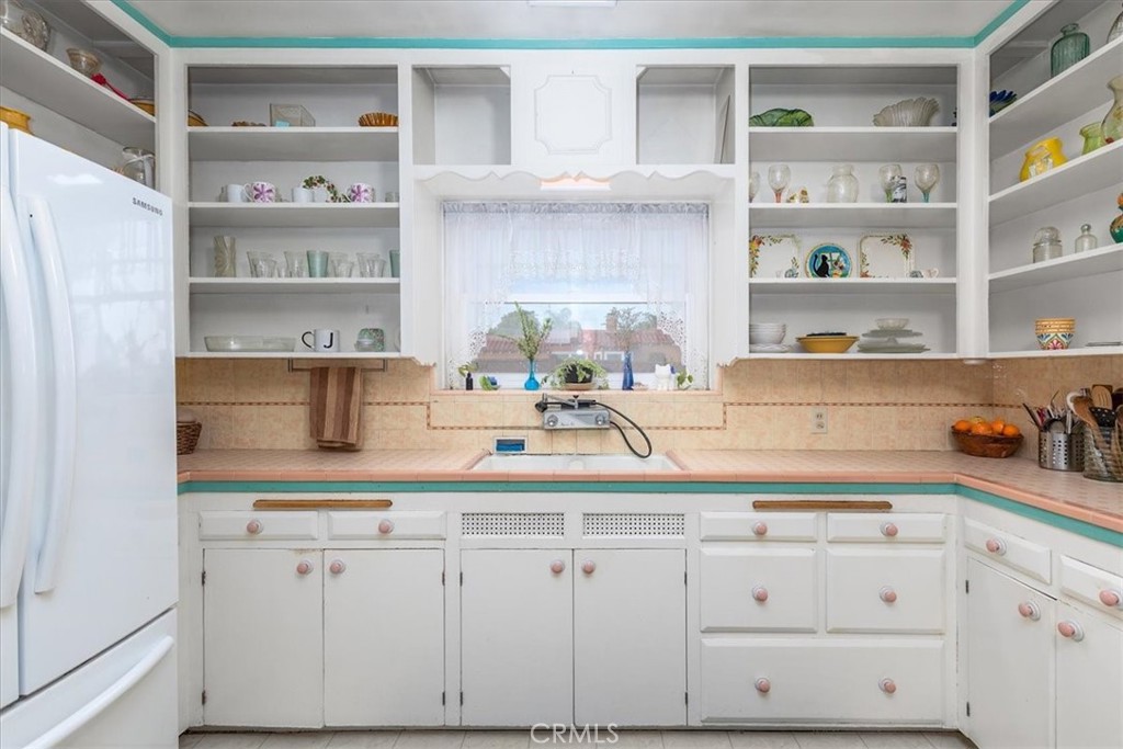 2289 Golden Avenue Avenue