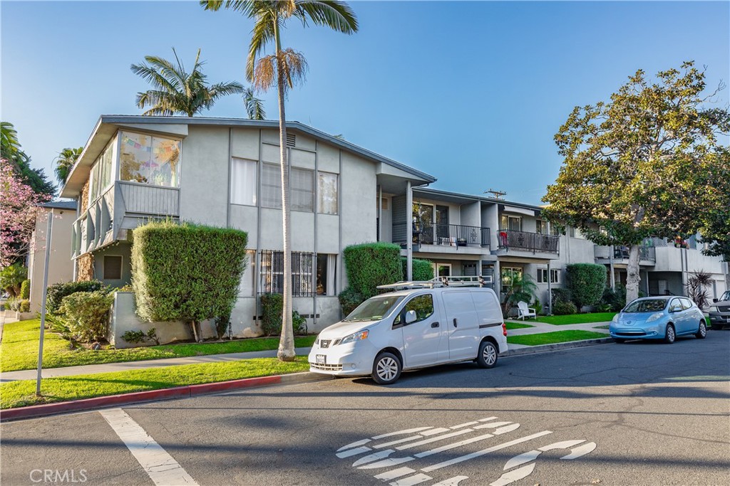 1273 E Appleton St 3