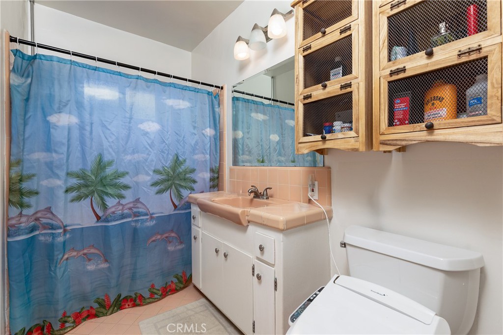 1273 E Appleton St 3