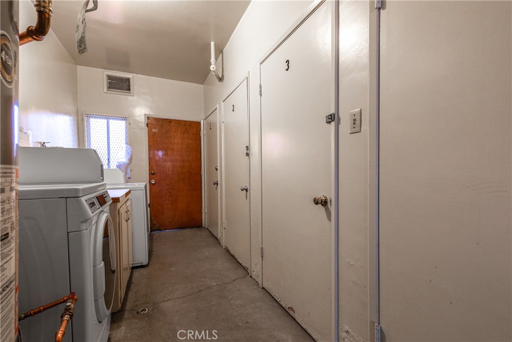 1273 E Appleton St 3