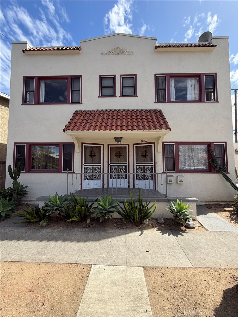2624 E 6th