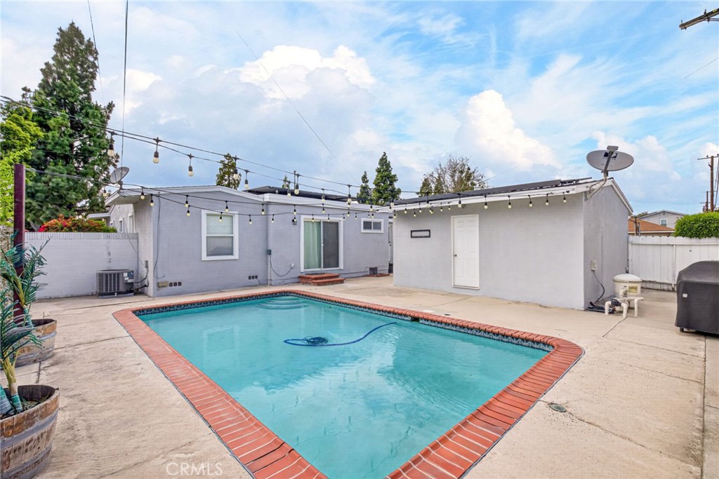 3616 N BellFlower Boulevard