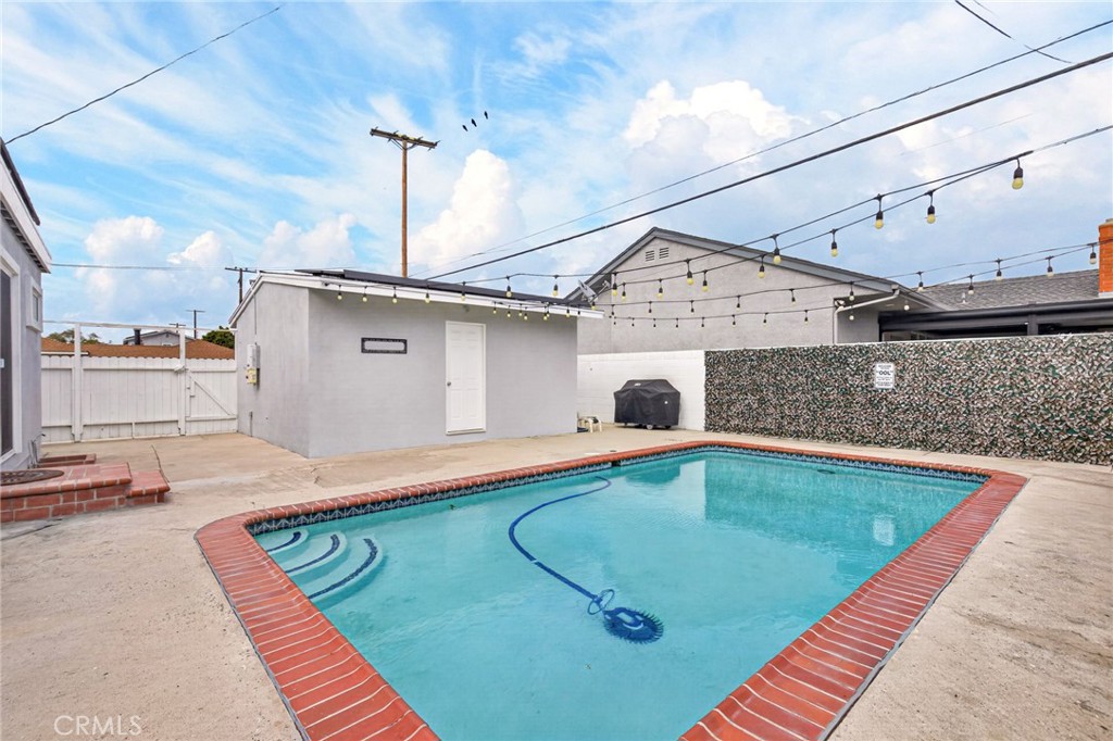 3616 N BellFlower Boulevard
