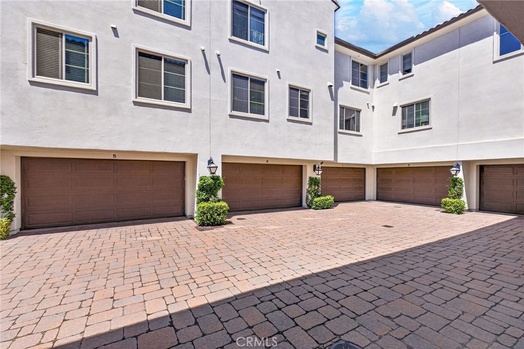 1750 Grand Avenue 6