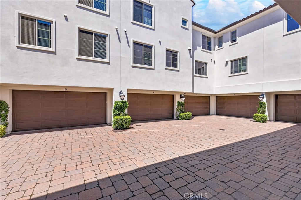 1750 Grand Avenue 6