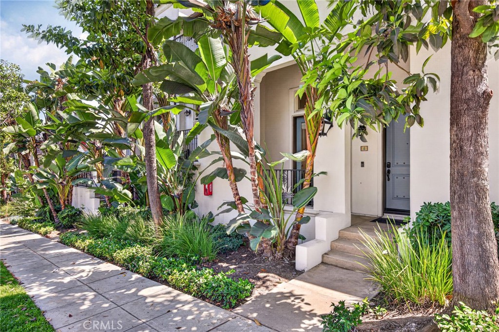 1750 Grand Avenue 6