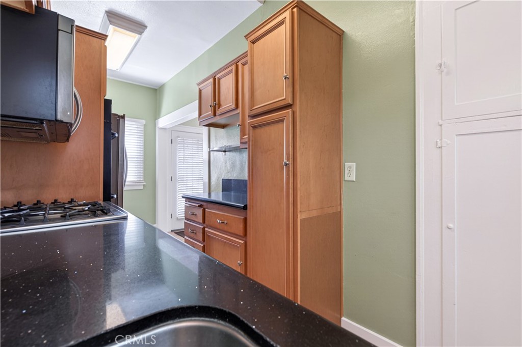 1738 East 4th Street Street 12