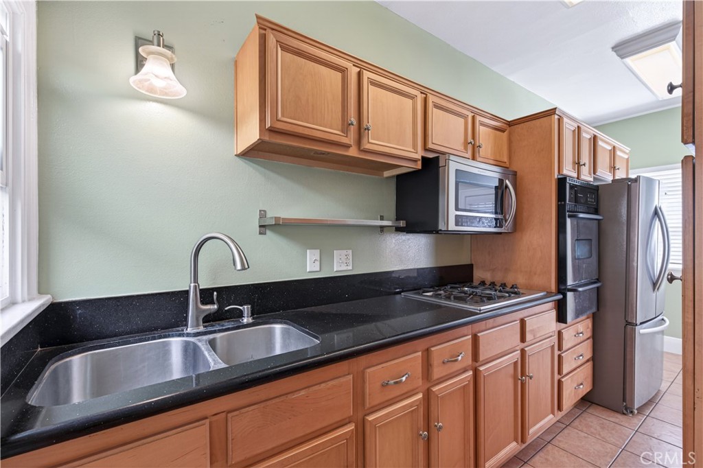 1738 East 4th Street Street 12